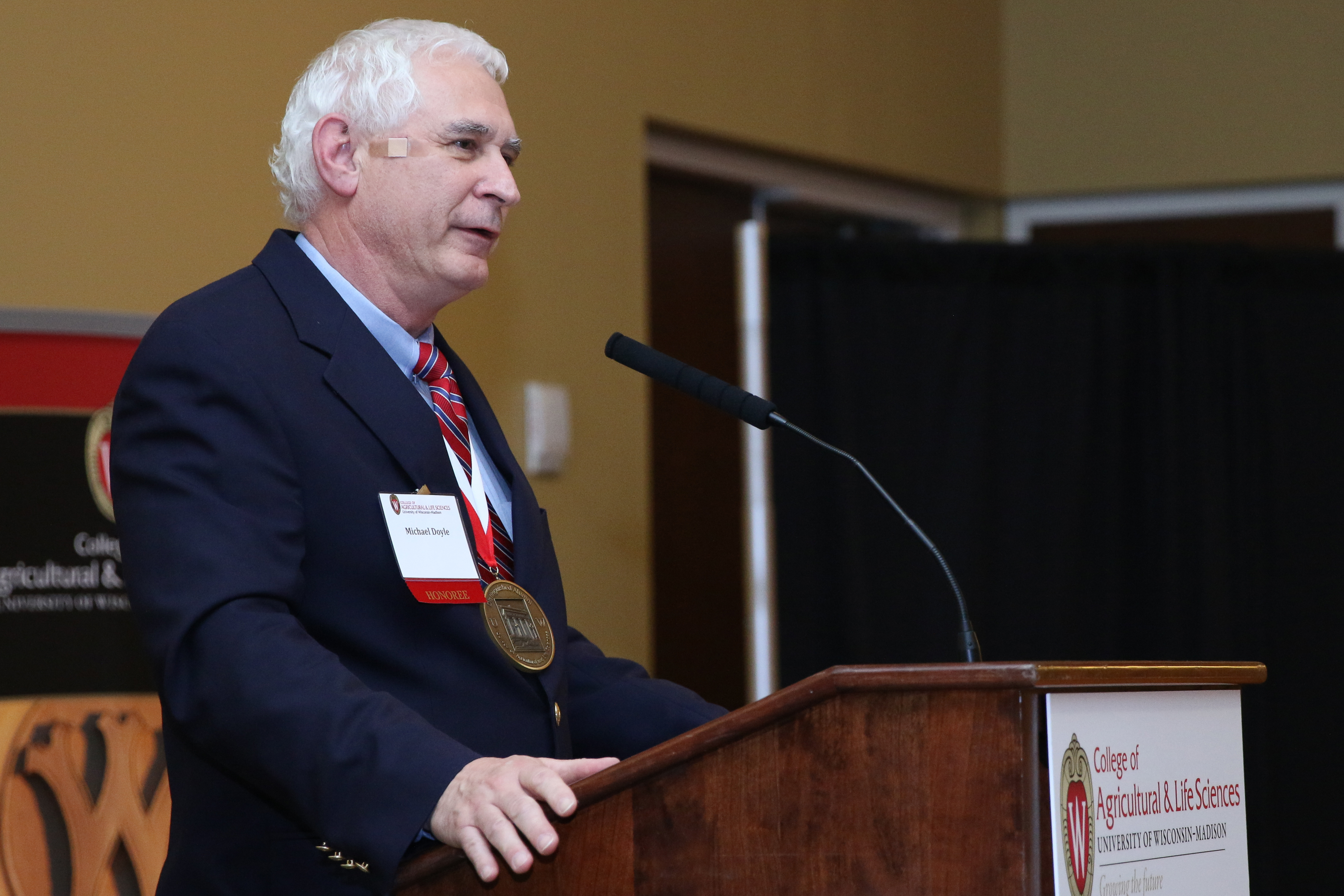 Mike Doyle receives 2015 CALS Distinguished Alumni Award